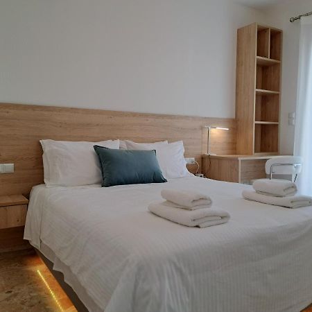 Luxury Suite พาทรา ภายนอก รูปภาพ