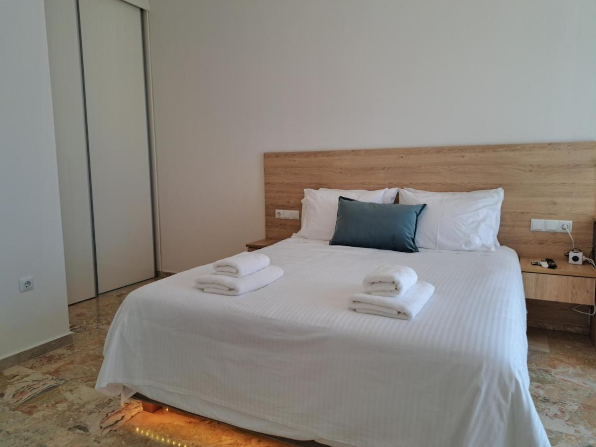 Luxury Suite พาทรา ภายนอก รูปภาพ