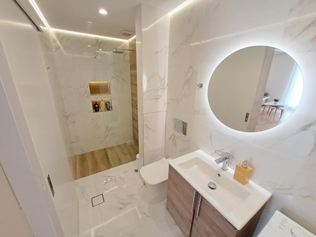 Luxury Suite พาทรา ภายนอก รูปภาพ